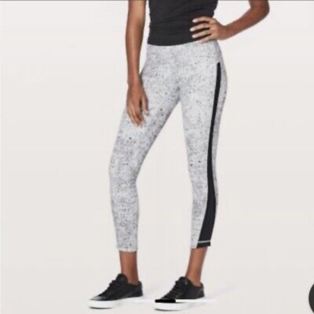 Lululemon Wunder Under Size 4 Hi-Rise 7/8 Tight 24" Antiqued Alpine Black/White